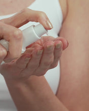 Load and play video in Gallery viewer, Intensive Hydrating Moisturizer - Barrier-Repair Cream | Vivier
